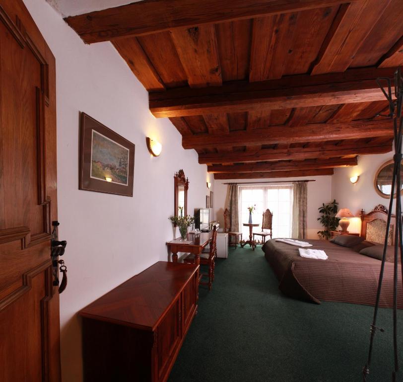 Hotel Zlaty Kohout Mladá Boleslav Dış mekan fotoğraf